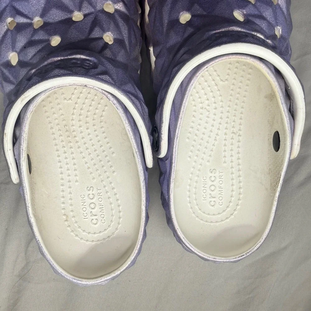 Crocs Kids Classic Geometric Clog Size J2 Metallic Lavender Purple Shoes 209594